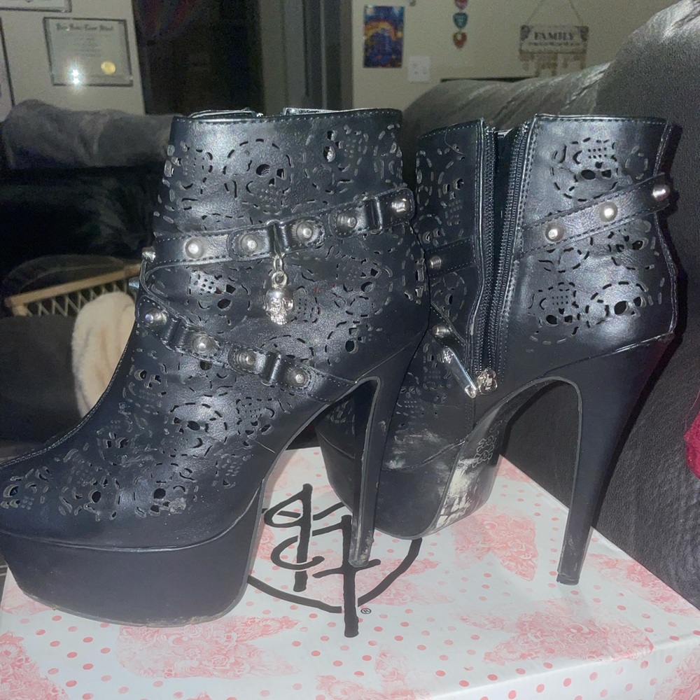 Platform boots, iron fist